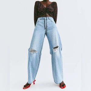 H&M WIDE LOW JEANS. SIZE 6. NEVER WORN